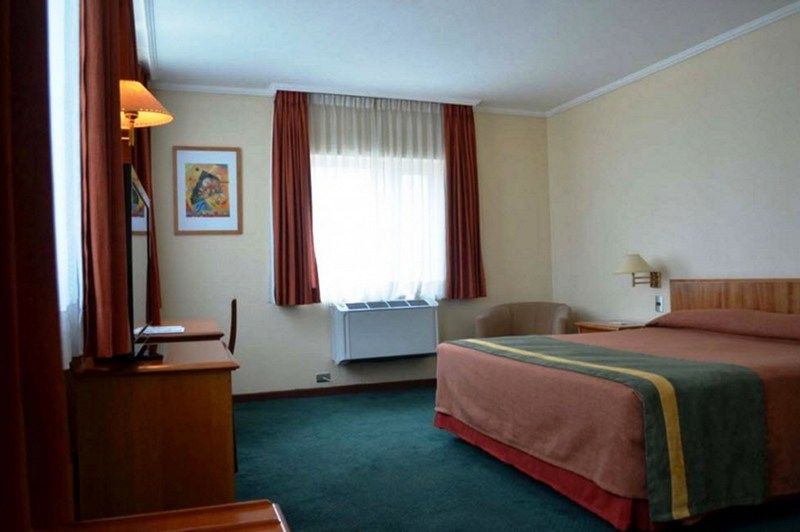 Hotel Diego De Almagro Talca タルカ エクステリア 写真